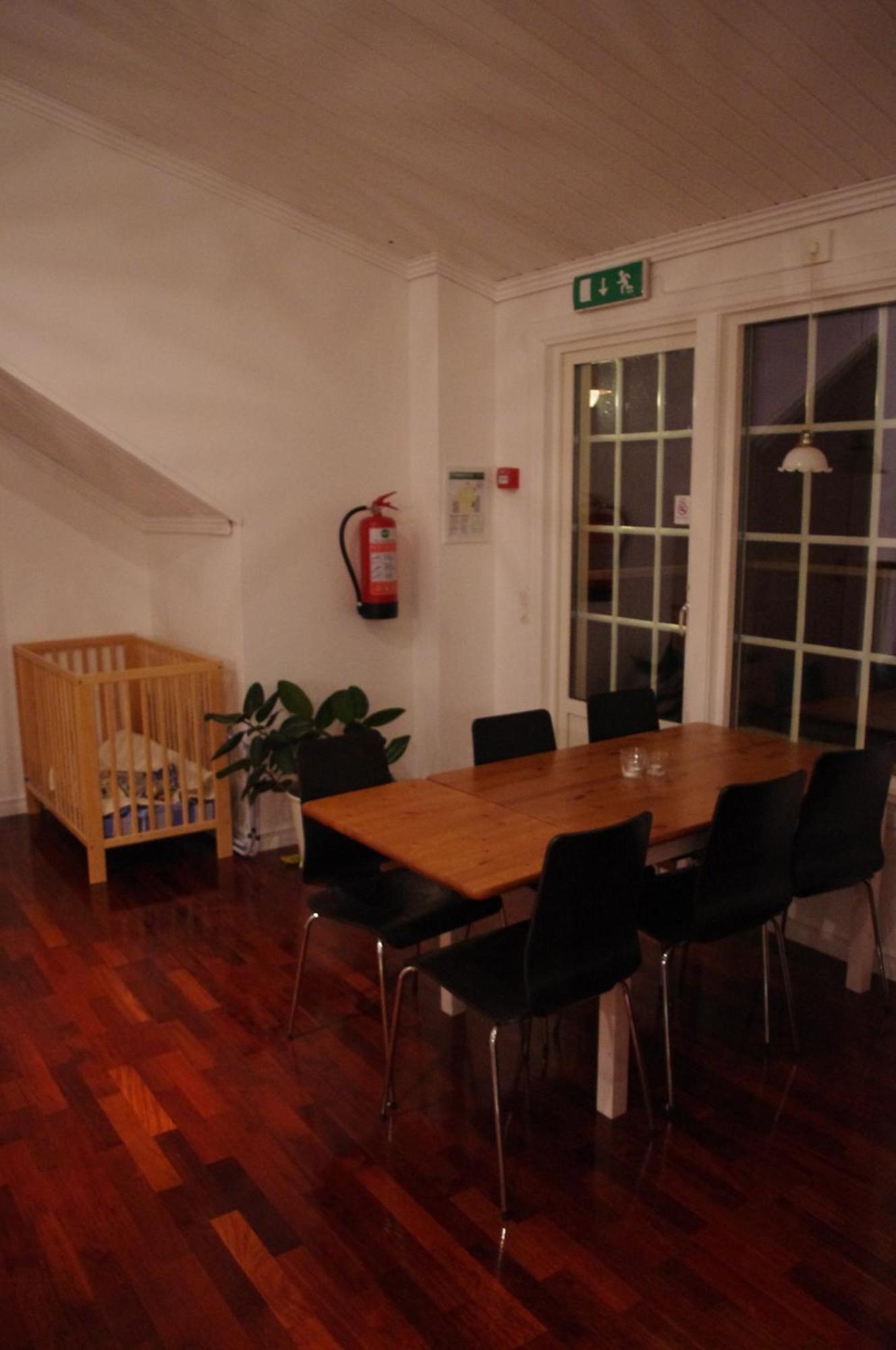 Källby Aeventyrsgardens Vandrarhem, Kinnekulle מראה חיצוני תמונה
