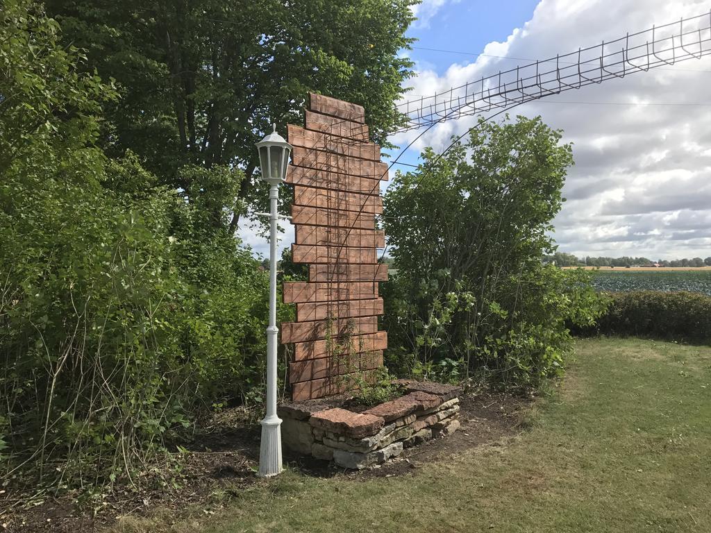 Källby Aeventyrsgardens Vandrarhem, Kinnekulle מראה חיצוני תמונה